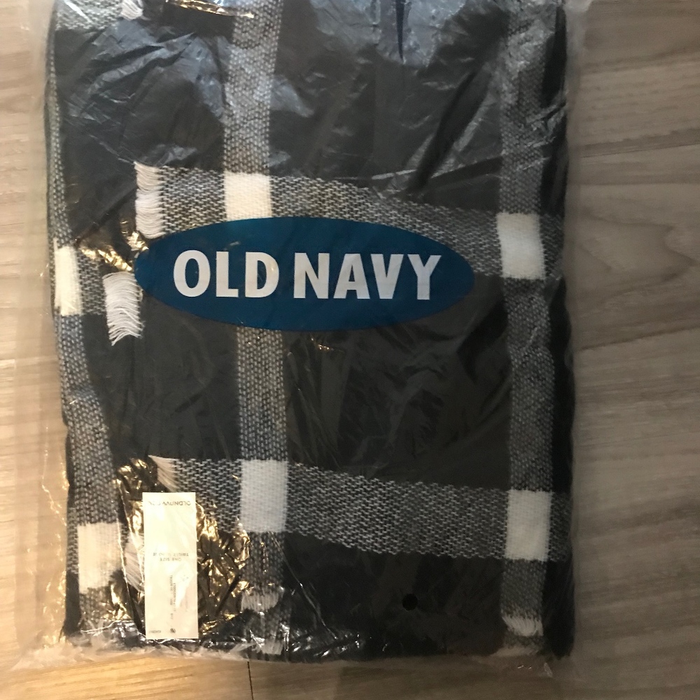 Old Navy Black and White Plaid Scarf